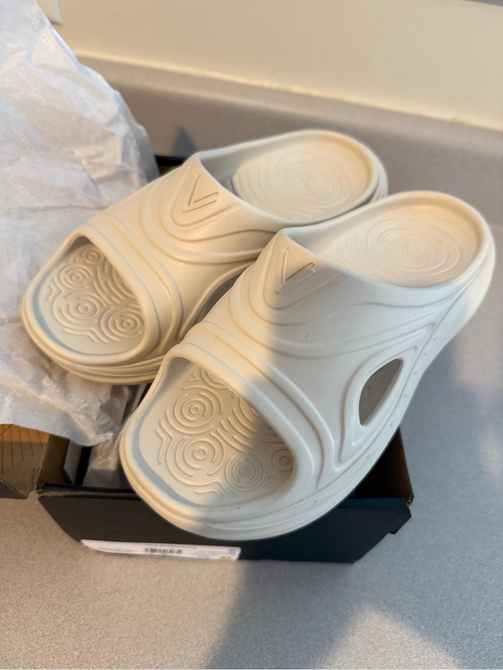 Vionic Cove RX Sandals in Cream - Picture 3 of 7